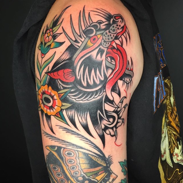 Traditional Style Wolf Tattoo 07 Traditional Style Wolf Tattoo 07
